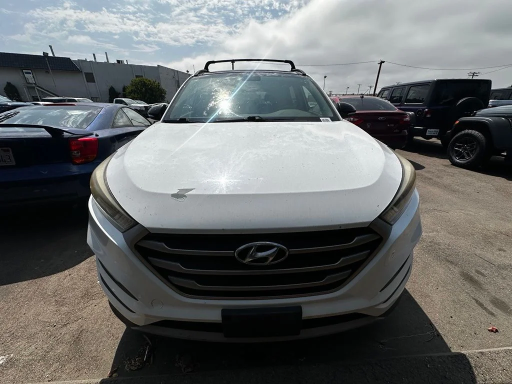 Used 2017 White Hyundai Night image 2