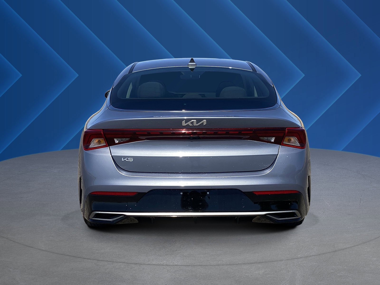 Used 2023 Everlasting Silver Kia LXS image 4