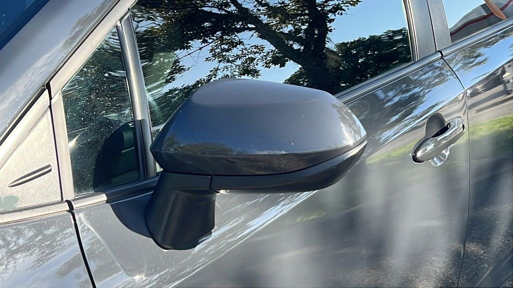 2025 Toyota Corolla LE - Photo 26