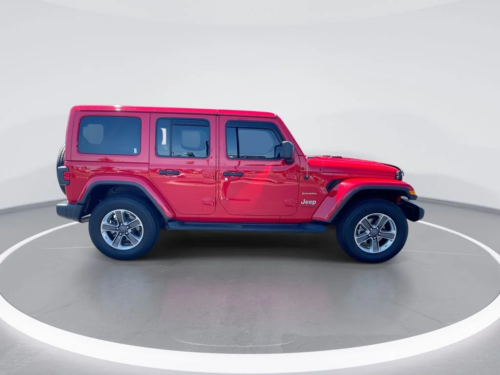 Used 2021 Red Jeep Unlimited Sahara image 9