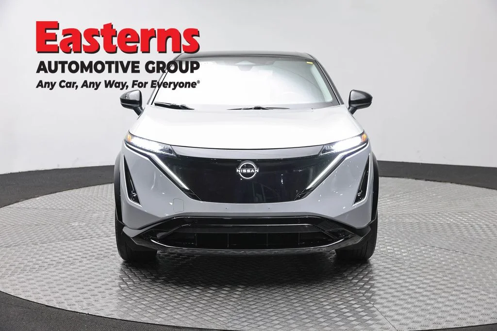 Used 2023 Silver Nissan ENGAGE image 2