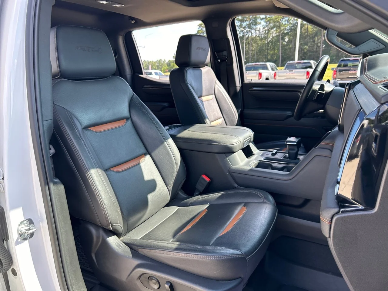 Used 2025 Summit White GMC AT4 image 22