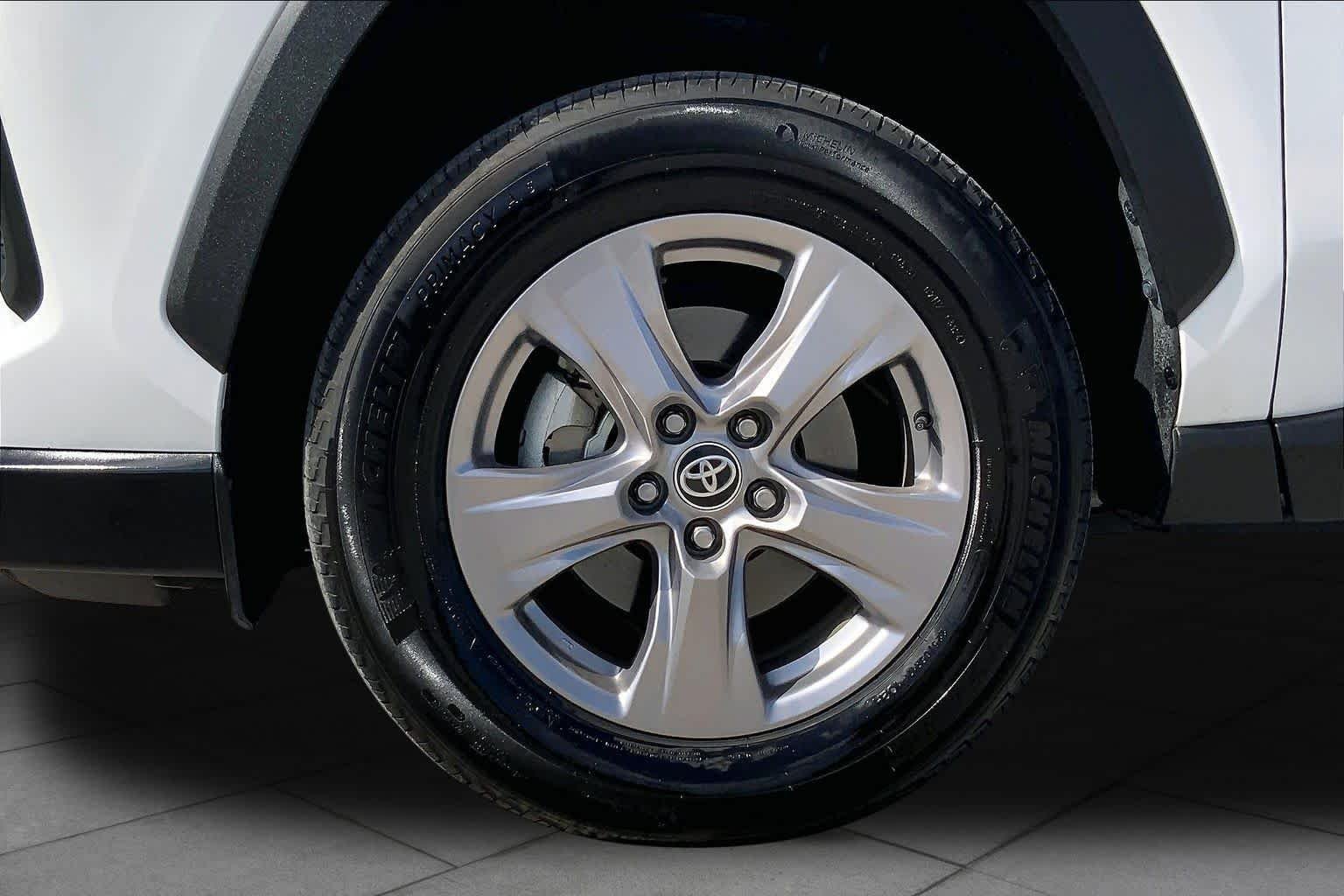 Used 2024 Ice Cap Toyota XLE image 11