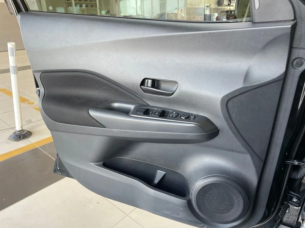 Used 2025 Black Nissan S image 9
