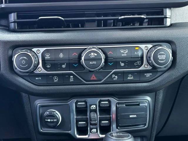 New 2026 Reign Exterior Paint Jeep Sport S image 14