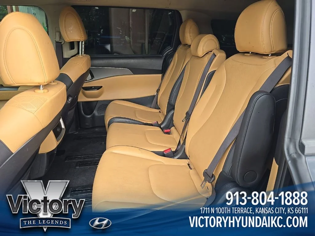 Used 2024 Black Kia LX image 10