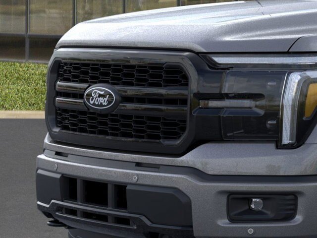 New 2026 Carbonized Gray Metallic Ford LARIAT image 38