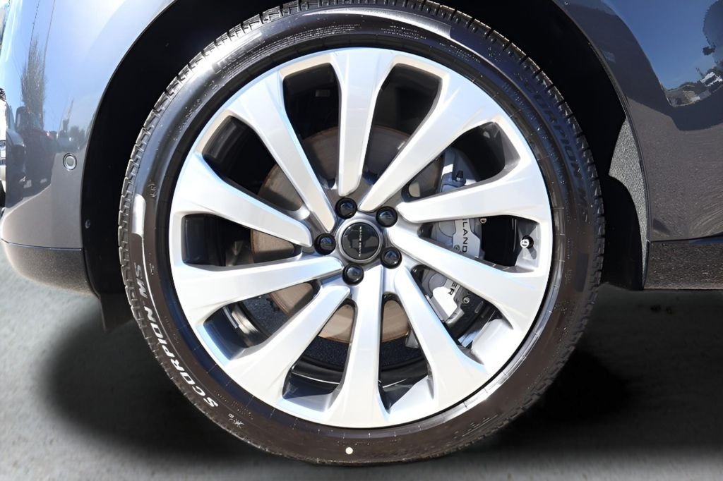 New 2026 Carpathian Grey LAND ROVER SE LWB 7-Seats / V8 image 9