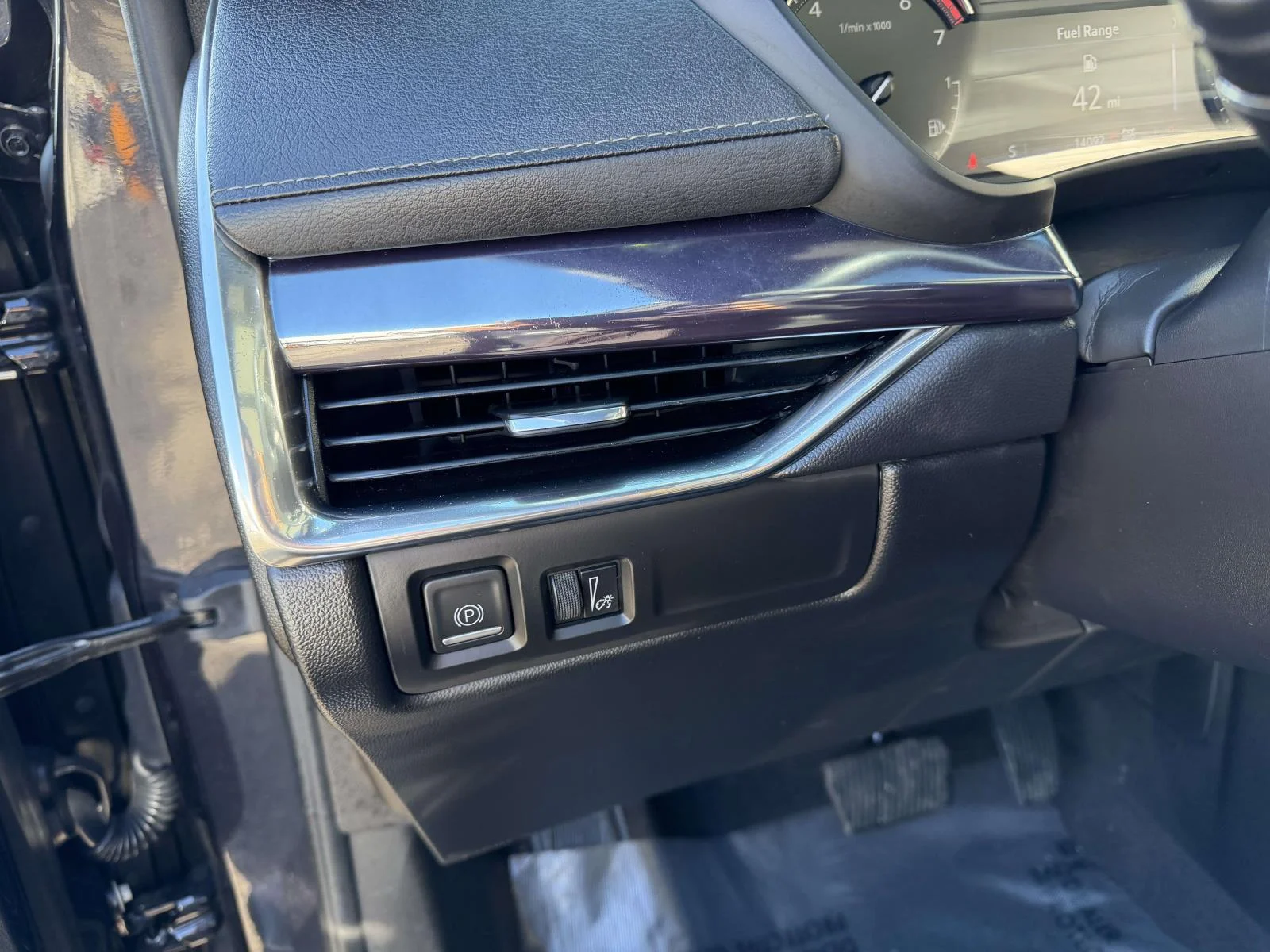 Used 2023 Gray Cadillac Luxury image 29