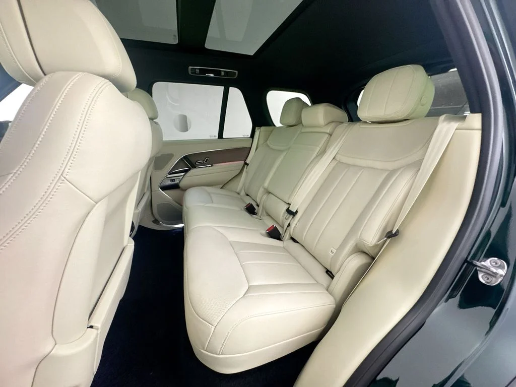 New 2026 British Racing Green Land Rover SE image 25