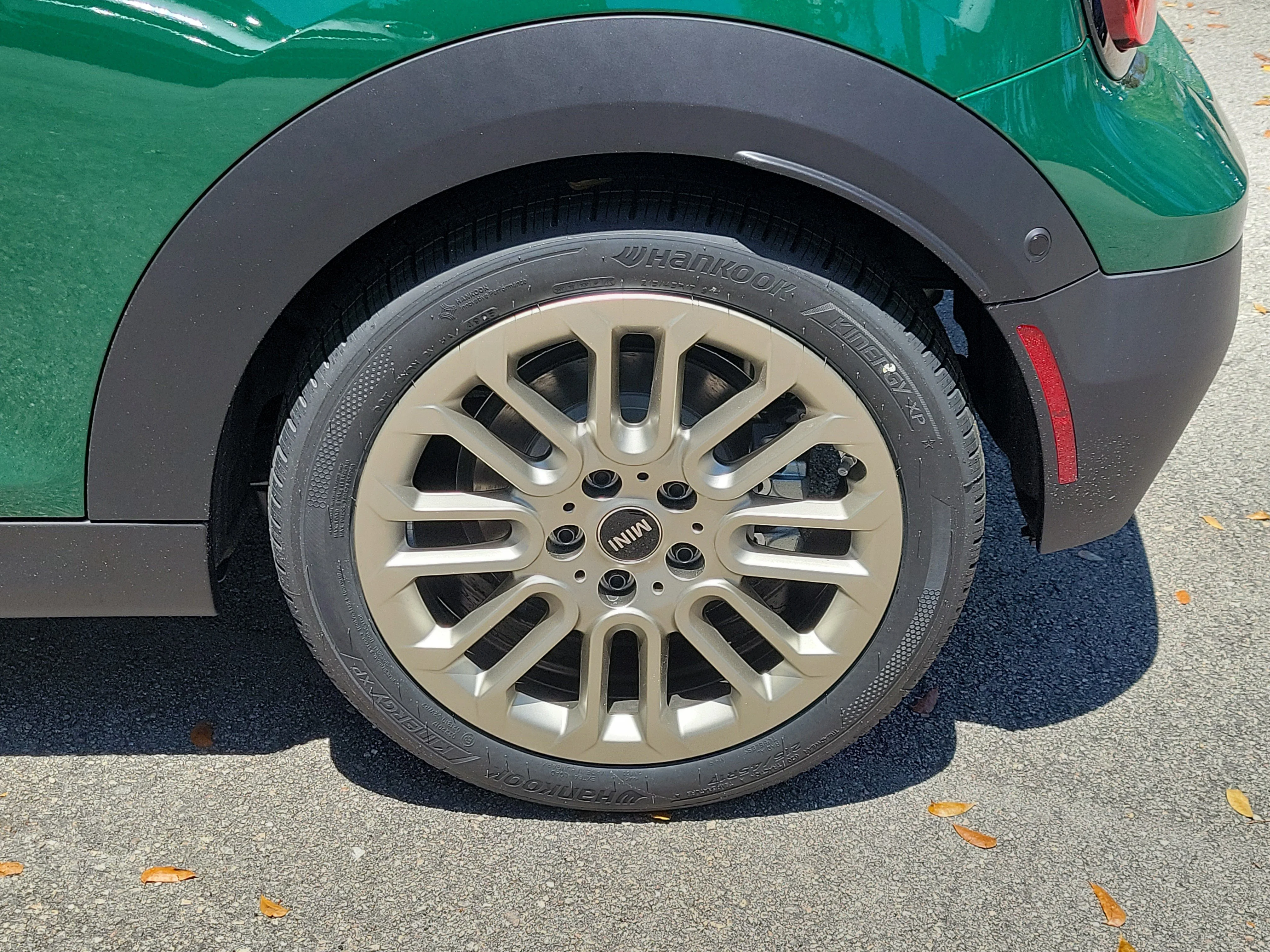 New 2026 British Racing Green MINI Signature Plus image 6