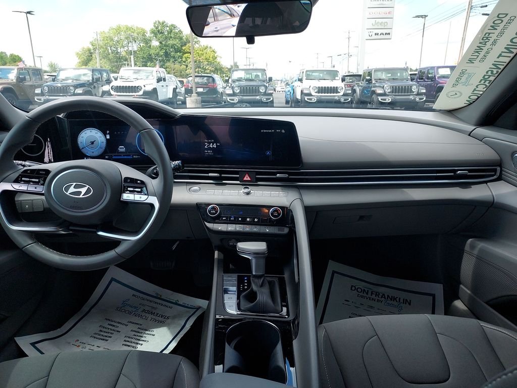 Used 2024 Gray Hyundai SEL image 15