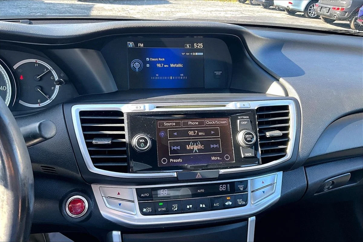Used 2013 Silver Honda EX-L image 15