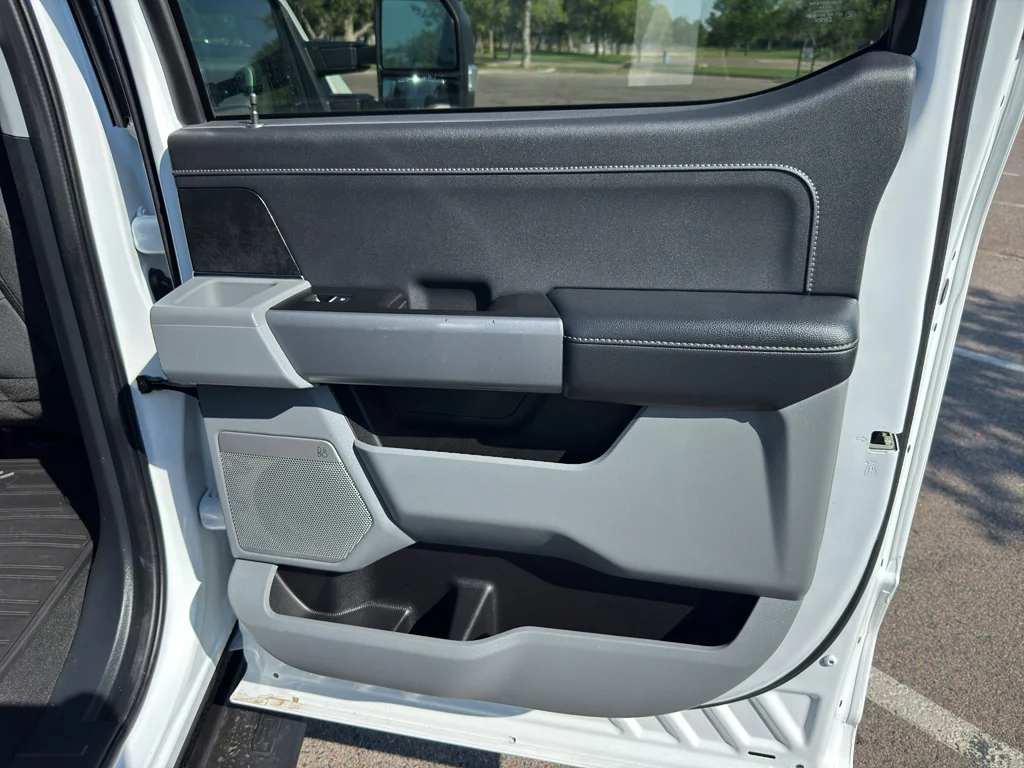 Used 2023 Oxford White Ford XLT image 13