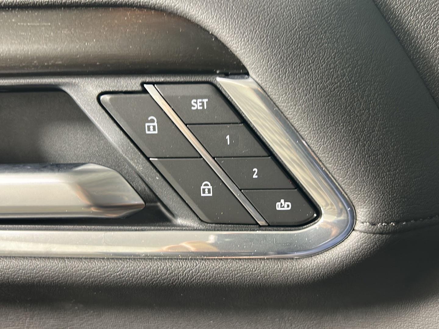 Used 2025 Onyx Black GMC Denali image 21