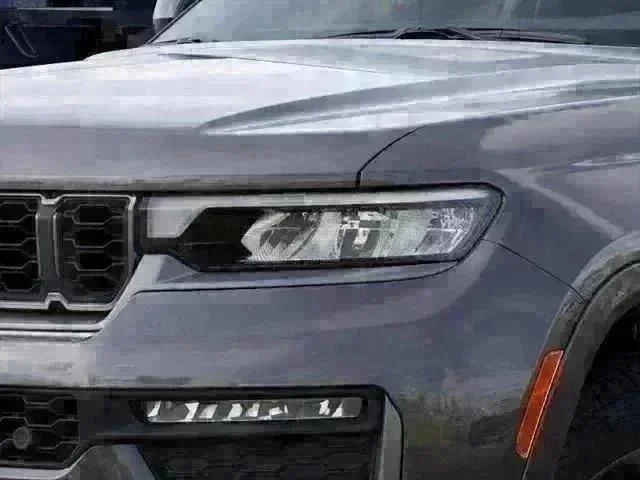 New 2026 Baltic Gray Metallic Clear-Coat Exterior Paint Jeep Limited image 99