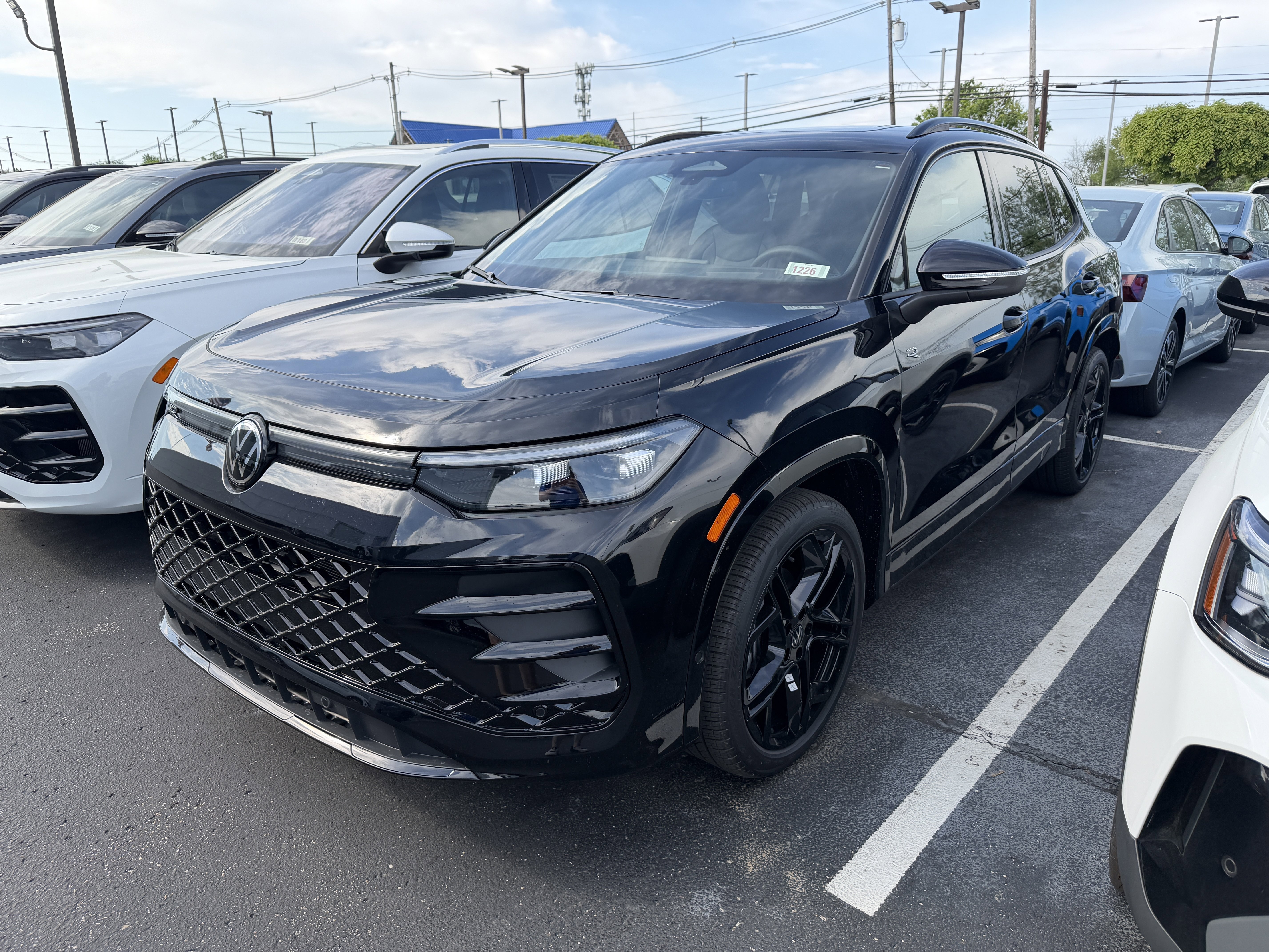 New 2026 Deep Black Pearl Volkswagen SE R-Line Black image 4