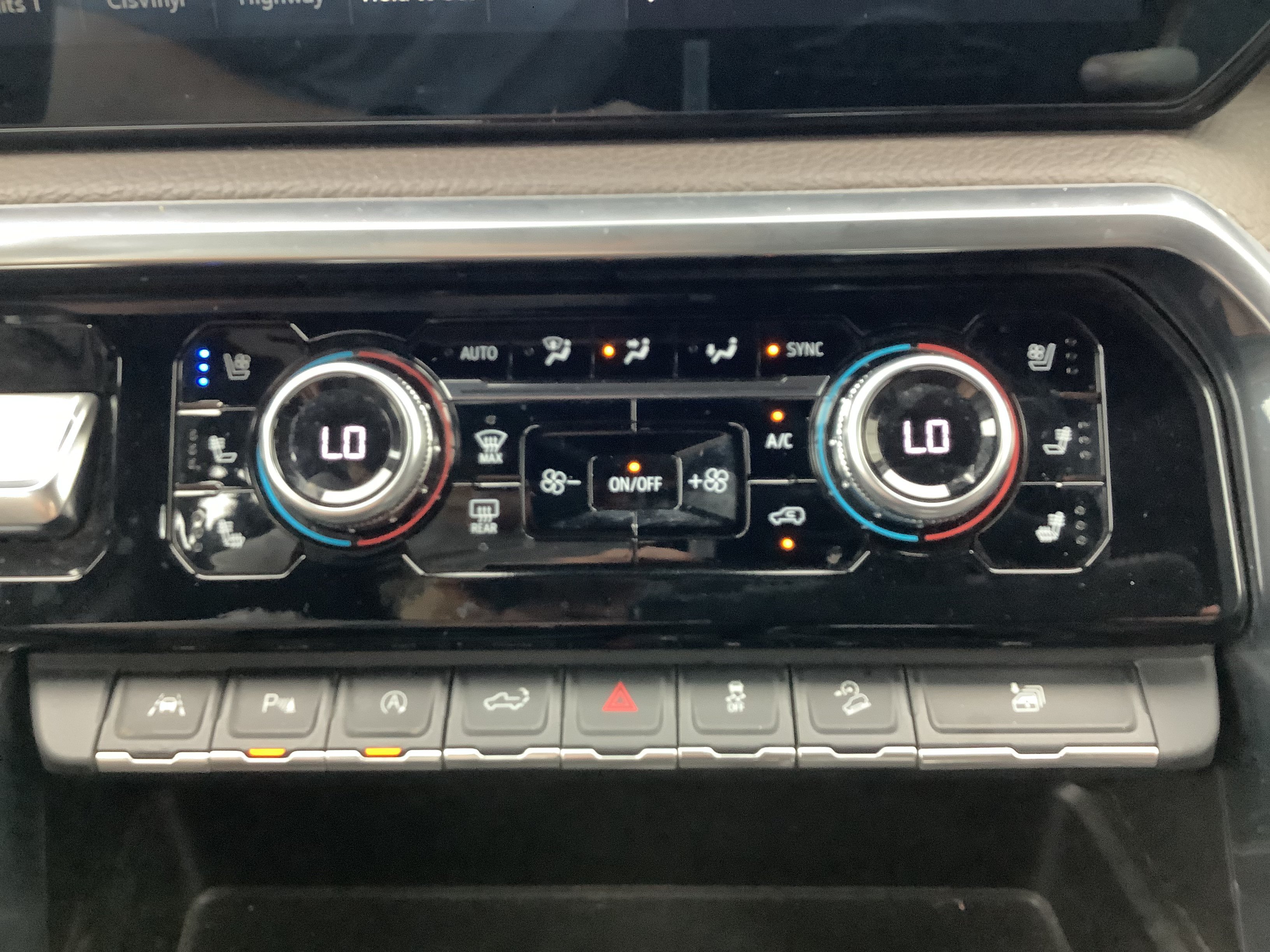 Used 2023 Silver GMC Denali image 14