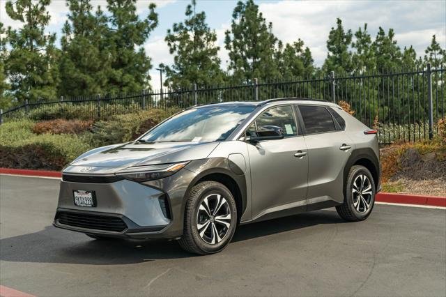 Certified Used 2023 PRECIOUS METAL Toyota  image 3