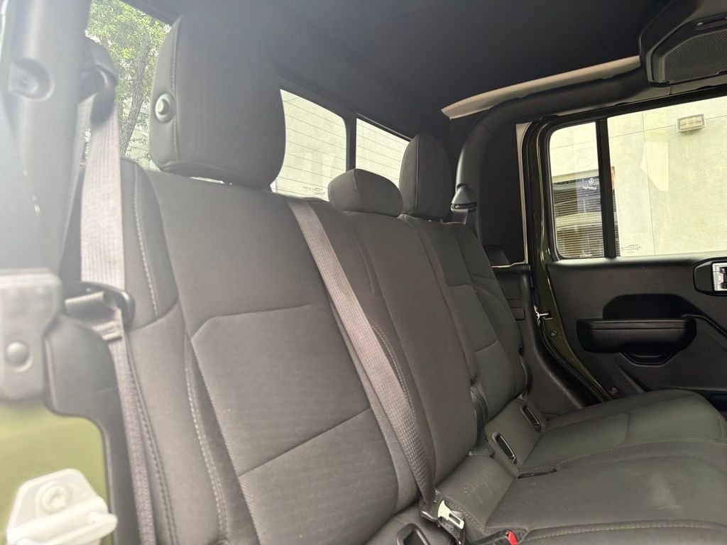 Used 2023 Green Jeep Sport S image 26