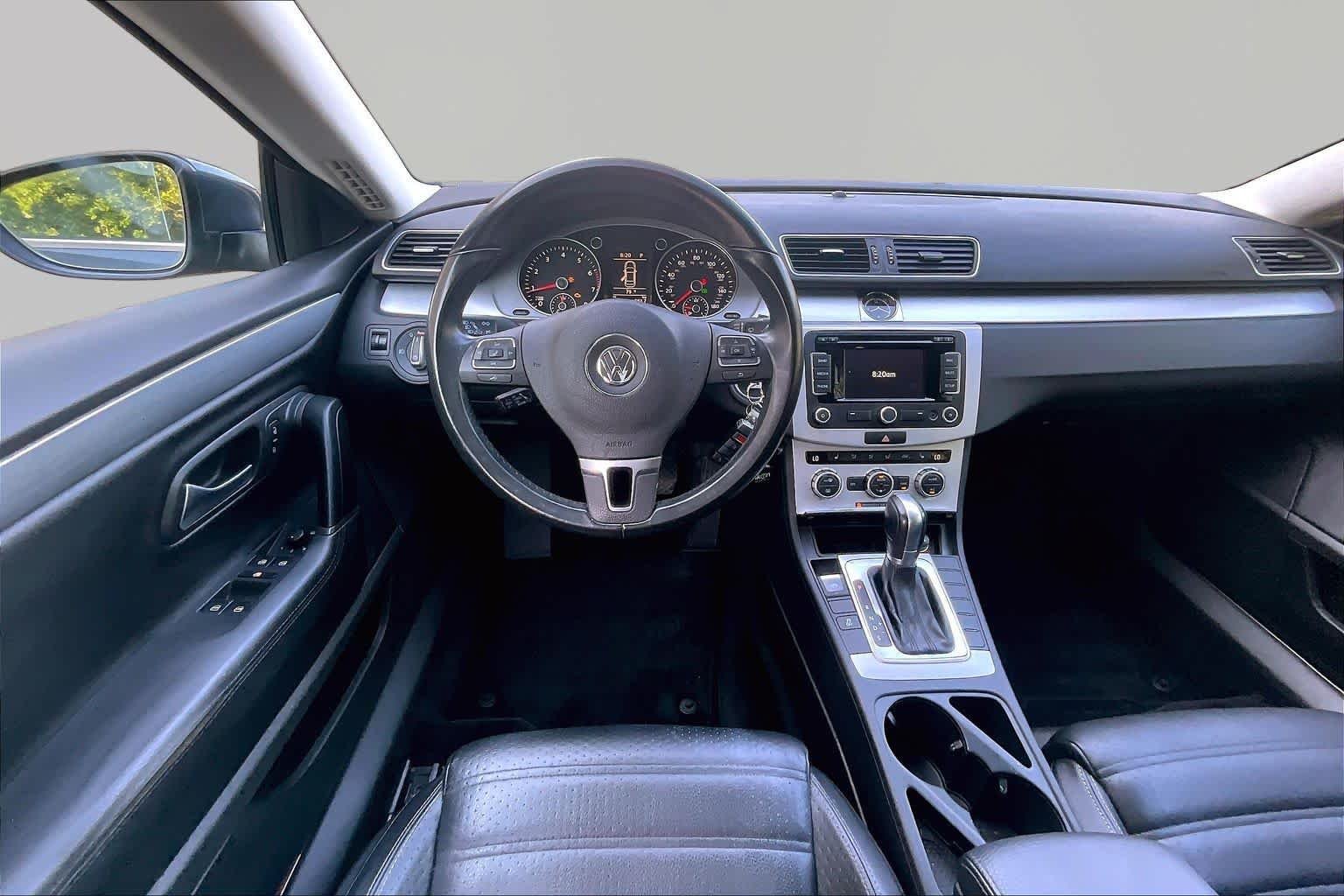 Used 2014 Island Gray Metallic Volkswagen Sport image 6