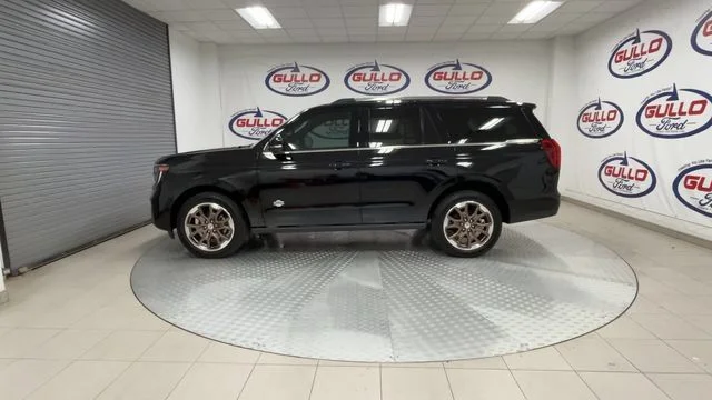 New 2027 Agate Black Metallic Ford King Ranch image 8