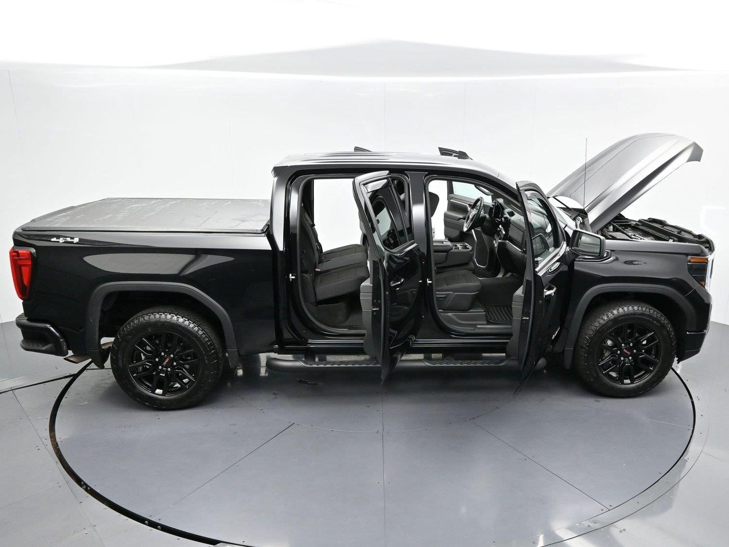 Used 2025 Onyx Black GMC Elevation image 39