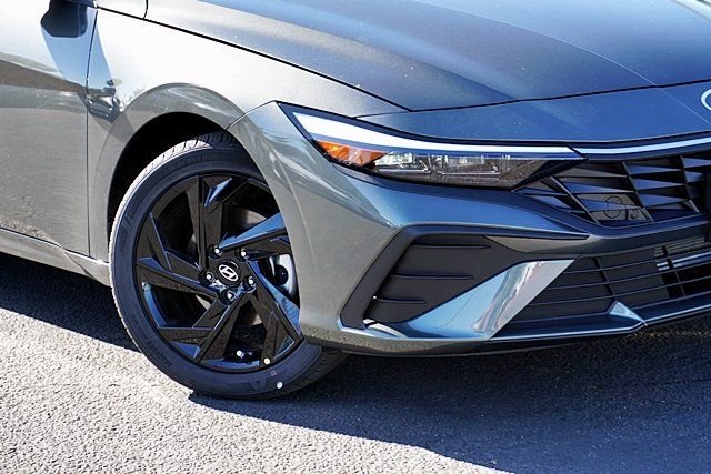 Used 2026 Gray Hyundai SEL Sport image 3