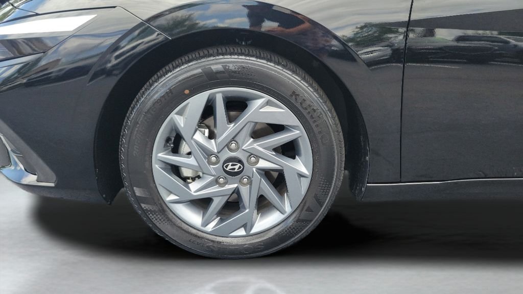 Used 2024 Black Hyundai Blue image 25