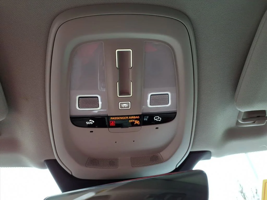 2026 Volvo XC90 Plus - Photo 20