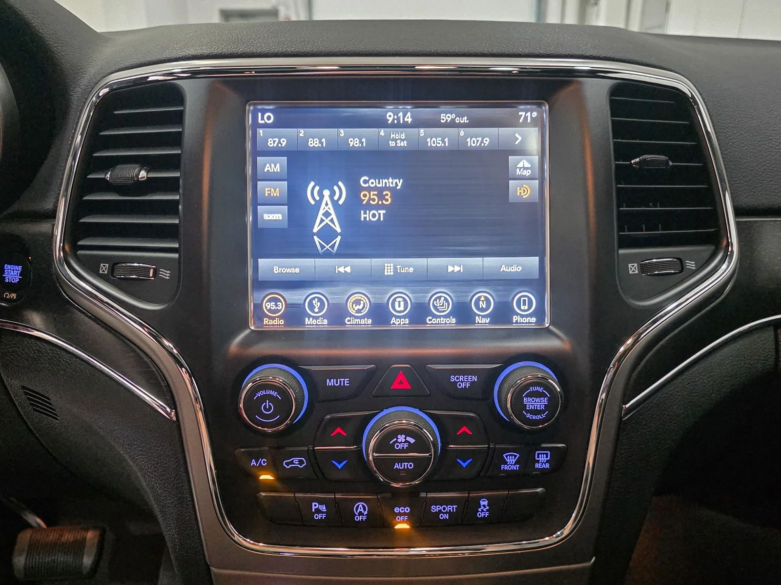Used 2018 Red Jeep Limited image 26