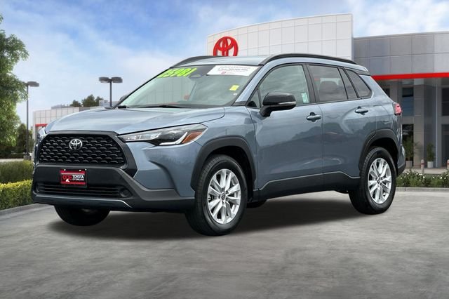 Certified Used 2025  Toyota LE image 10