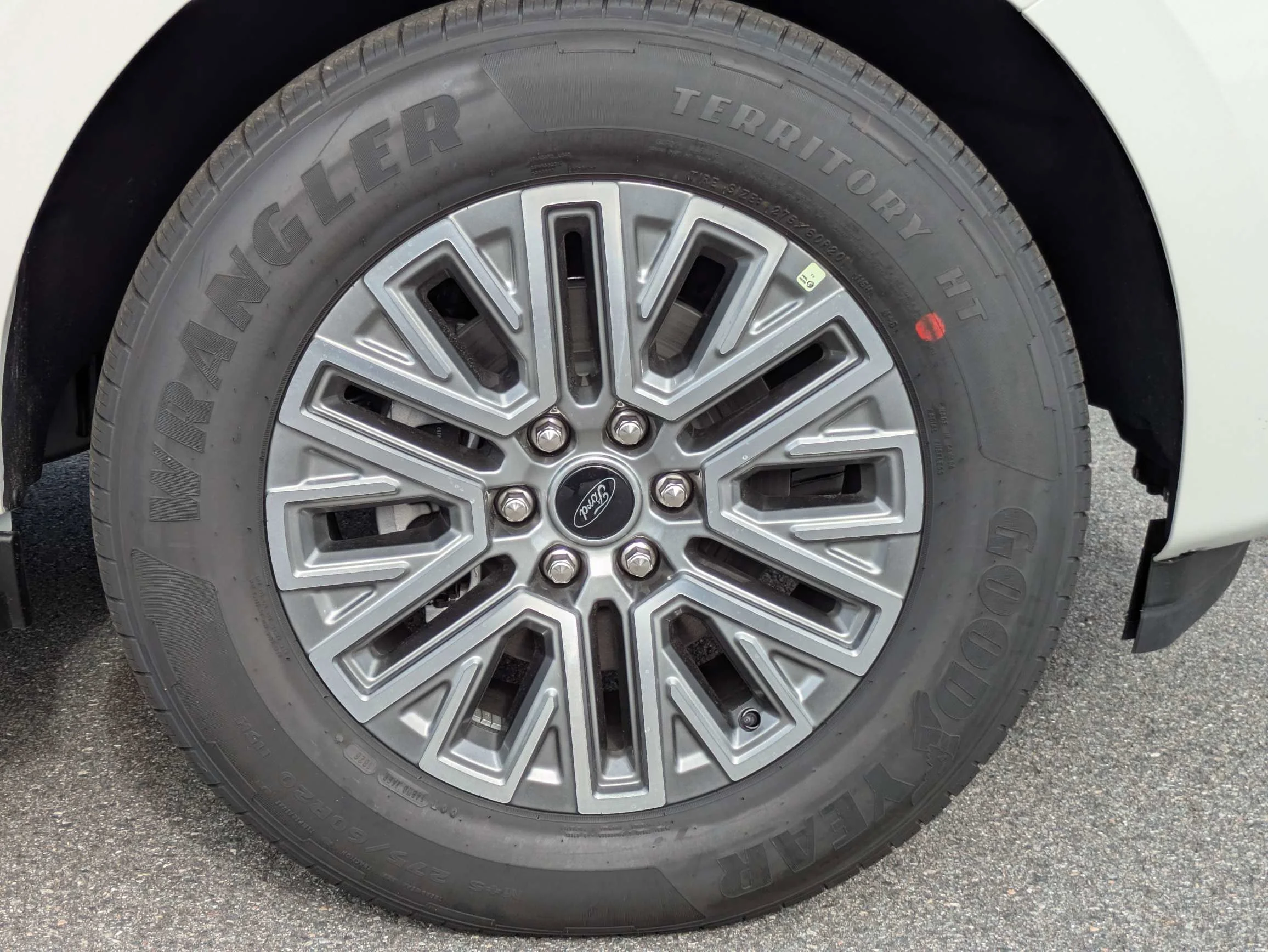 New 2026 Star White Metallic Tri-Coat Ford Platinum® image 11