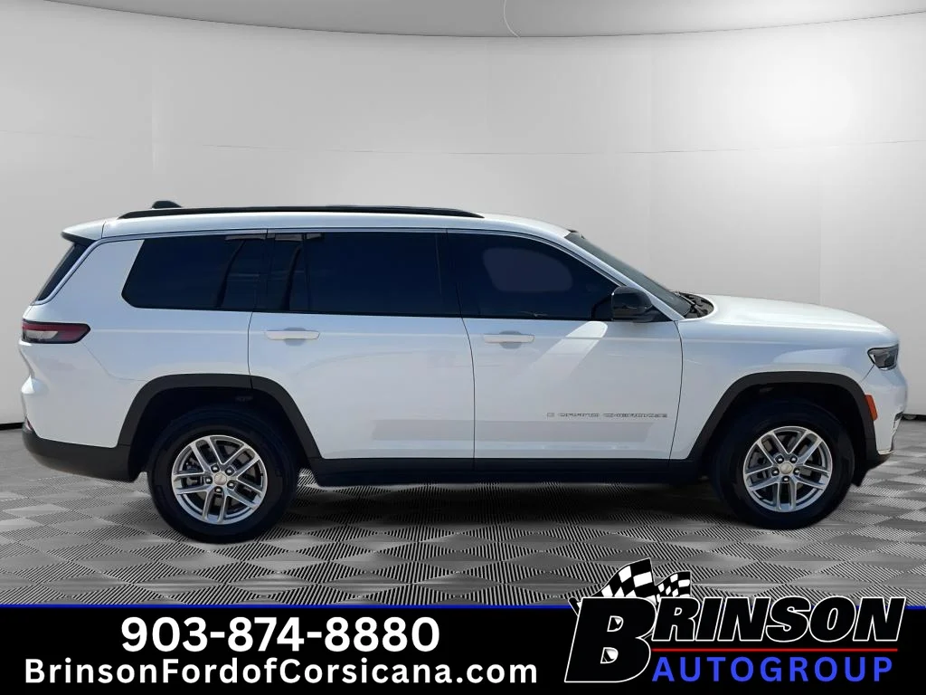 Used 2024 Bright White Clearcoat Jeep Laredo image 8