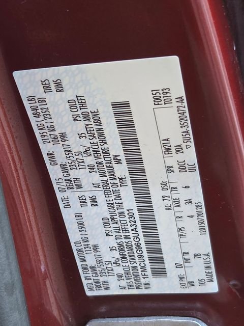 Used 2016 Orange Ford SE image 28
