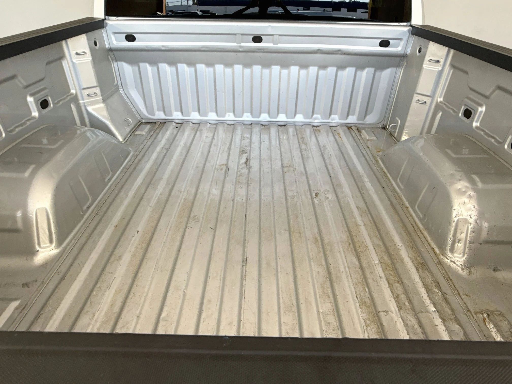 Used 2022 Silver Ice Metallic Chevrolet Custom image 7