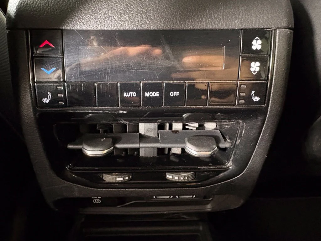 Used 2022 White Jeep Limited image 39