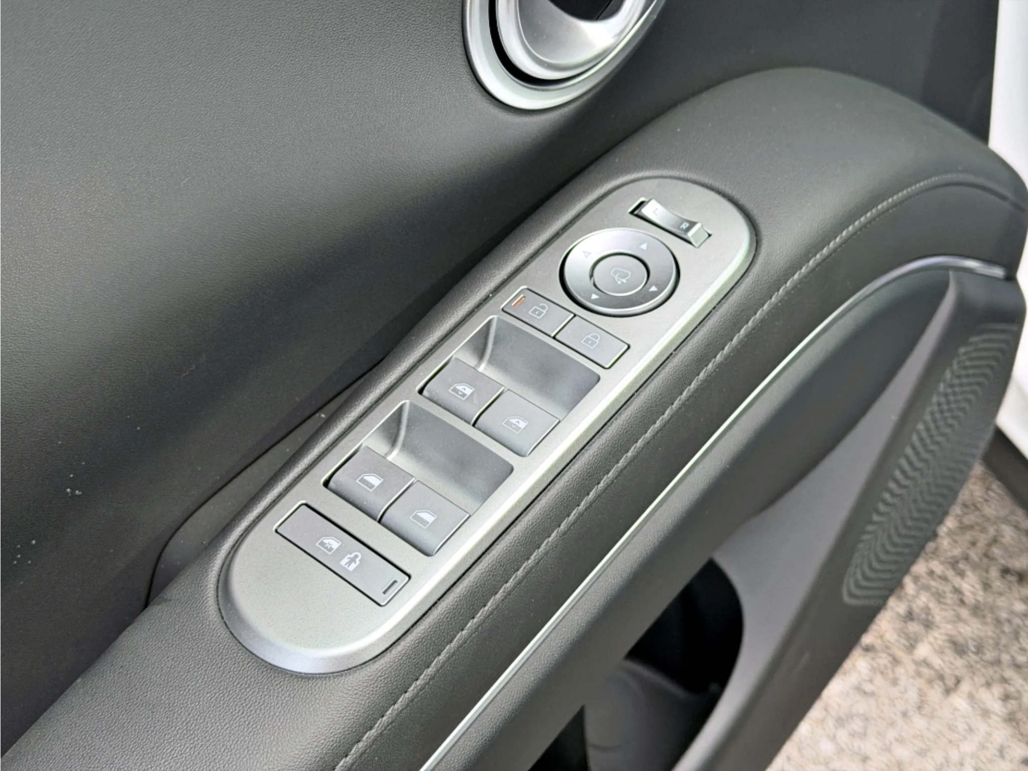 New 2026 Creamy White Pearl Hyundai SEL Premium 7P image 18