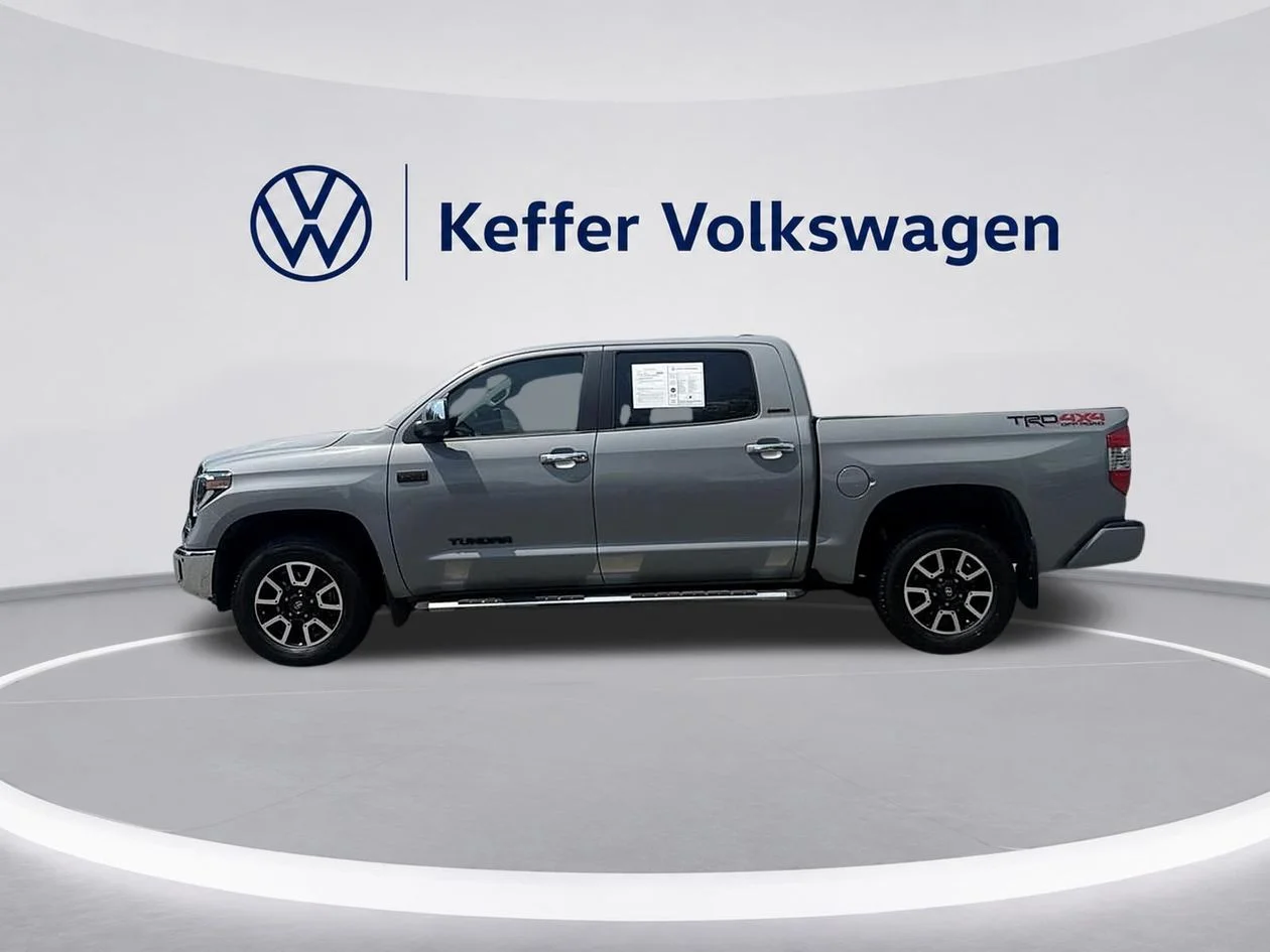 Used 2021  Toyota Limited image 2