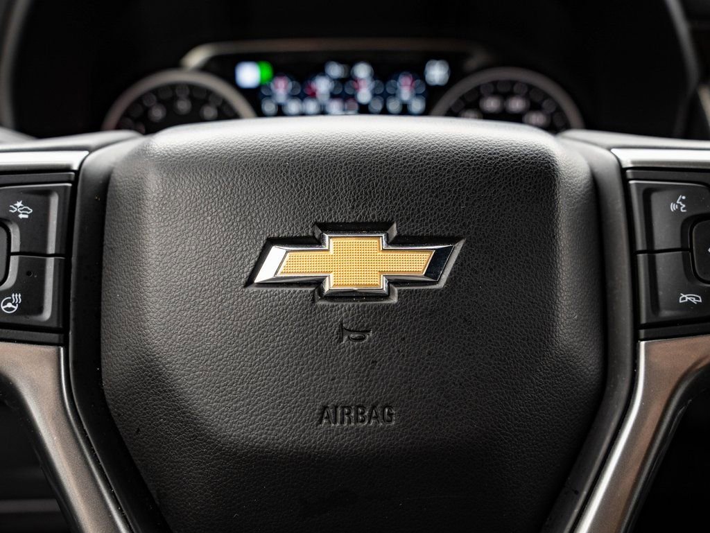 Used 2021 Iridescent Pearl Tricoat Chevrolet Premier image 32