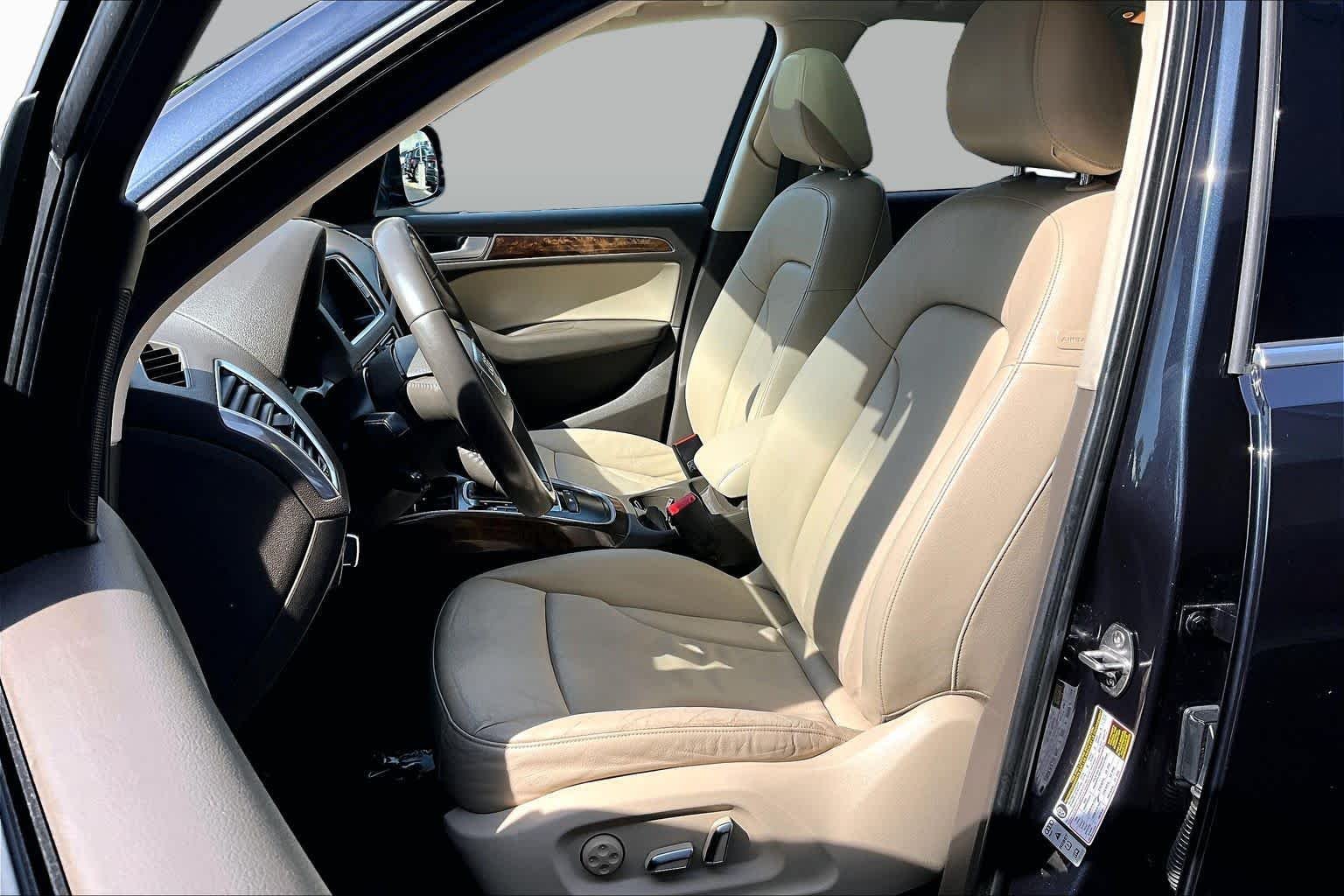 Used 2015 Moonlight Blue Metallic Audi Premium Plus image 7