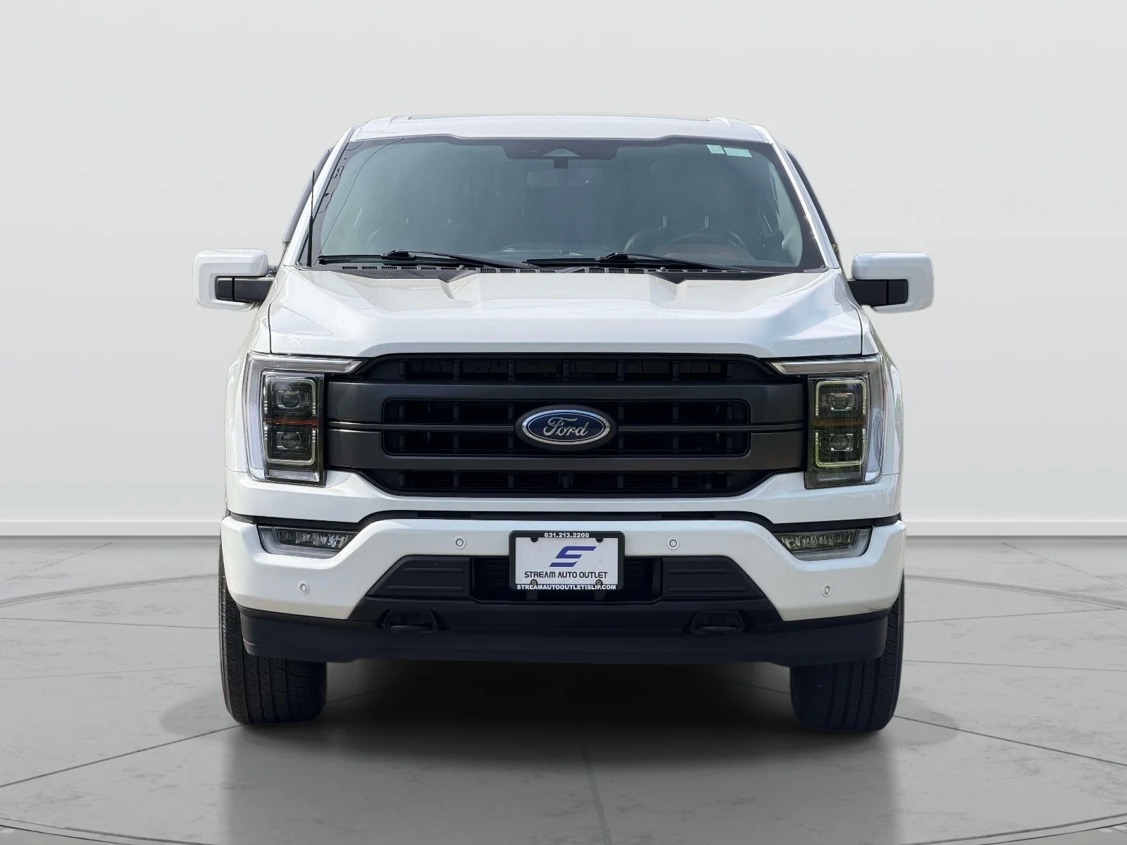 Used 2023 White Ford Lariat image 2