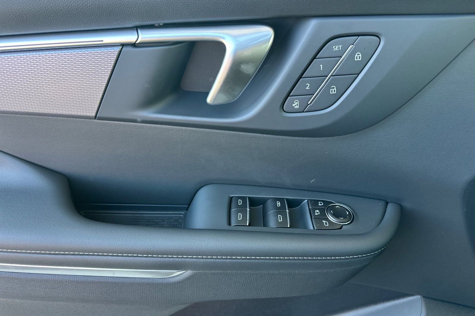 2026 Buick Enclave Sport Touring - Photo 9