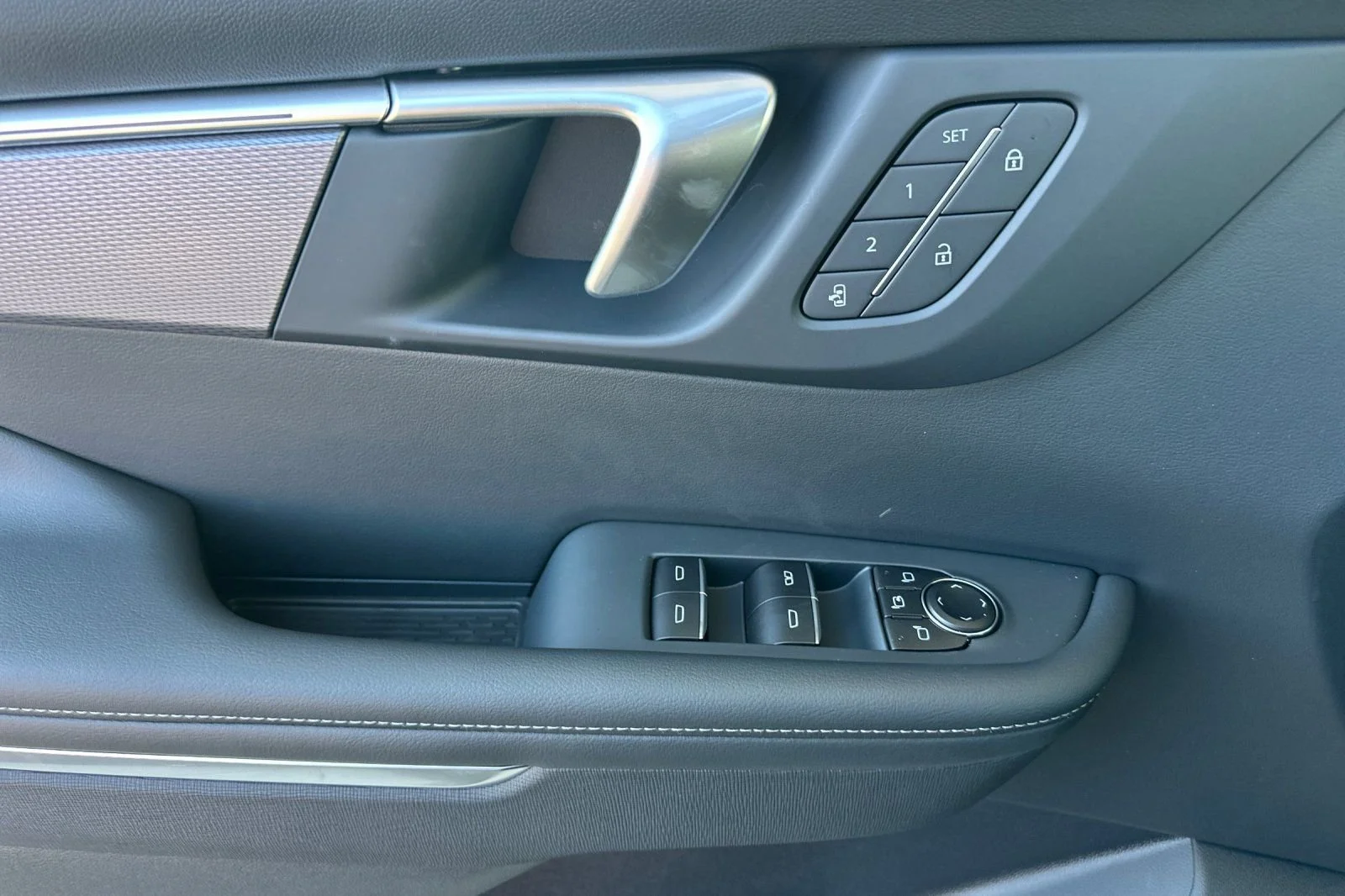 2026 Buick Enclave Sport Touring - Photo 9