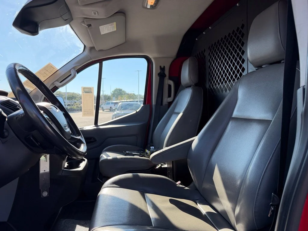 Used 2015 Red Ford Base image 26
