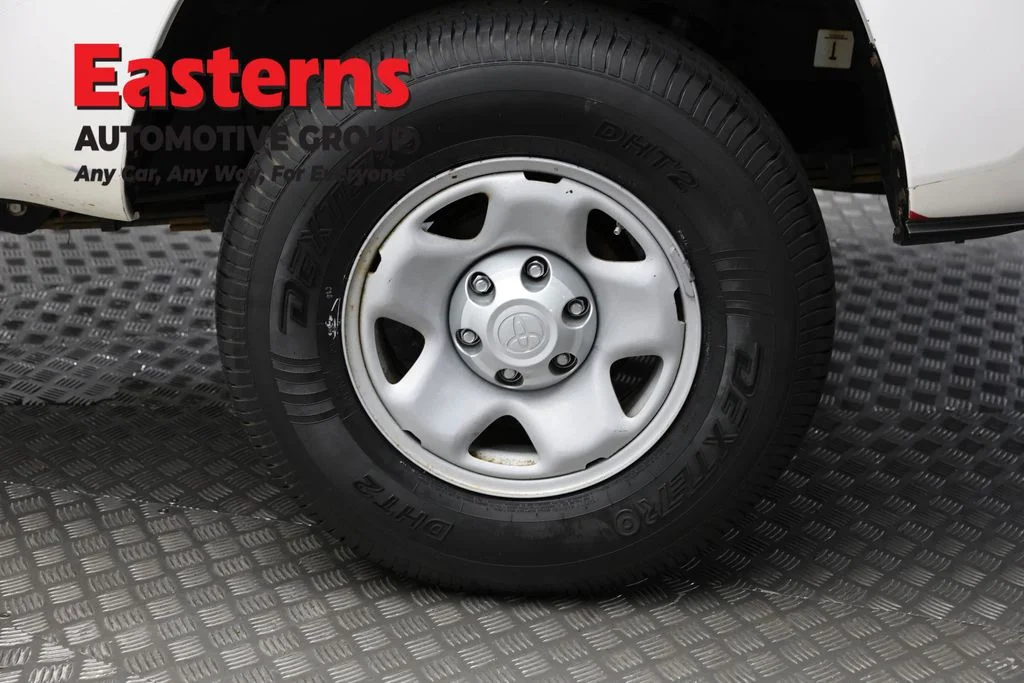 Used 2019 White Toyota SR image 8