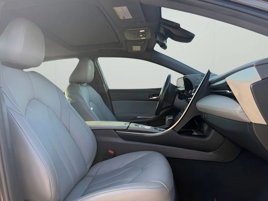 Used 2020 Brownstone Toyota Hybrid XLE image 12