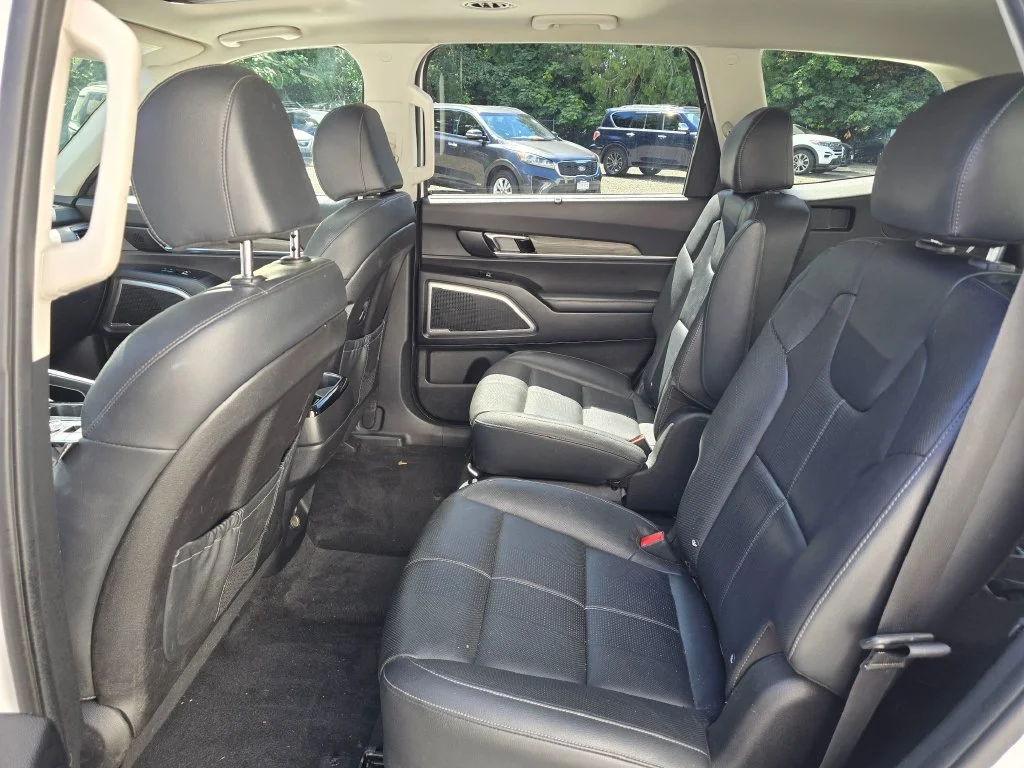 Used 2022 Glacial White Pearl Kia EX image 9