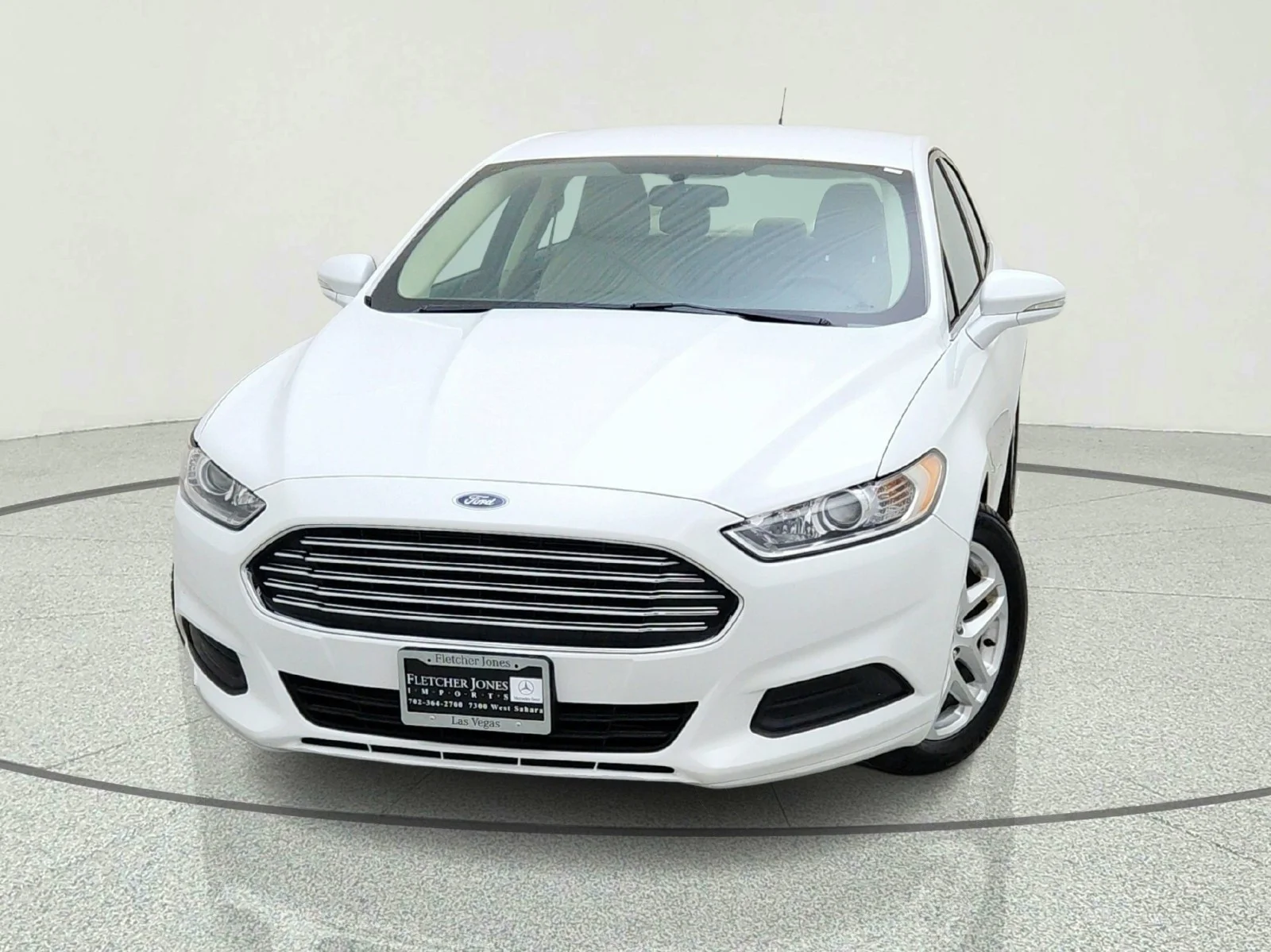 Used 2015 Oxford White Ford SE image 4