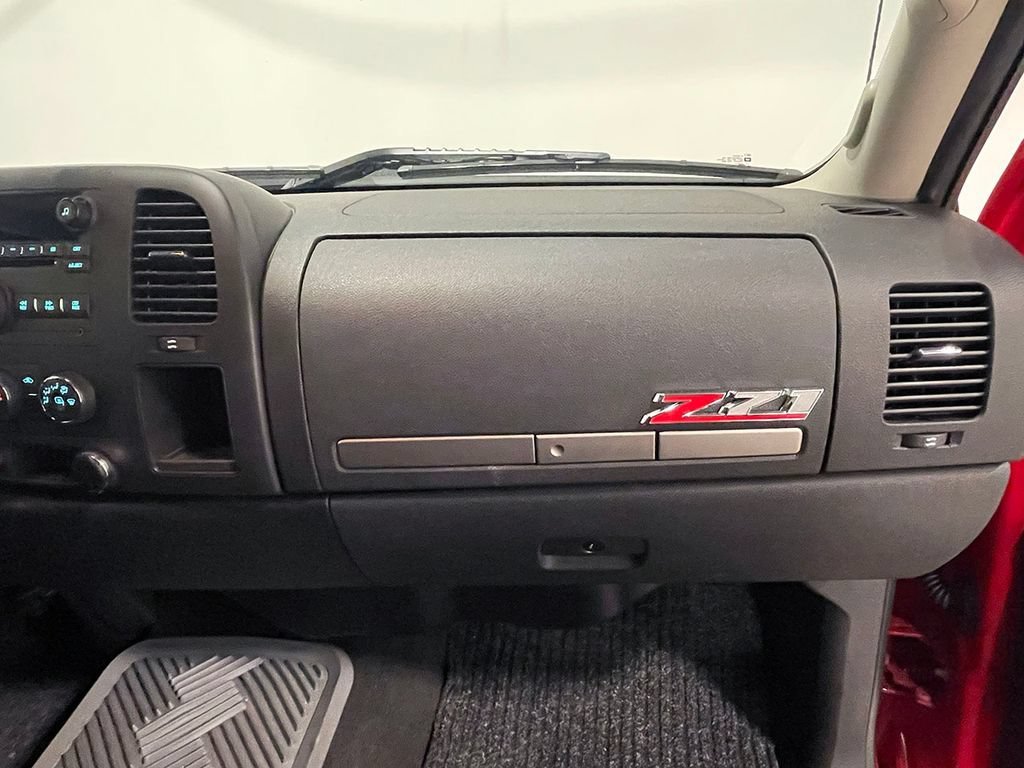 Used 2011 FIRE RED GMC SLE image 46